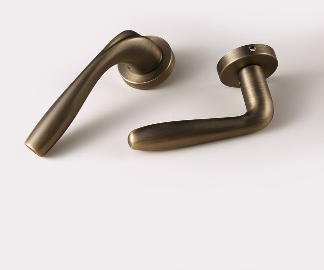 khoa-cua-tay-gat-hop-kim-kem-dong-co-047-8