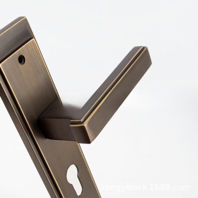 Khoá cửa tay gạt đồng nguyên khối dùng cho chung cư căn hộ – Mã 051