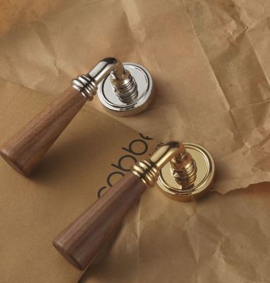 Khóa cửa tay gạt gỗ óc chó hợp kim kẽm cao cấp – Mã 048