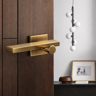 Khóa Cửa Tay Gạt Vuông Đồng Thau Cao Cấp Màu Vàng Xước 057