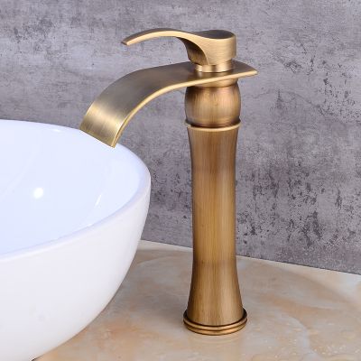 VÒI LAVABO NÓNG LẠNH CHẤT LIỆU ĐỒNG 006