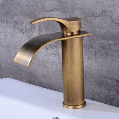 VÒI LAVABO NÓNG LẠNH CHẤT LIỆU ĐỒNG 009