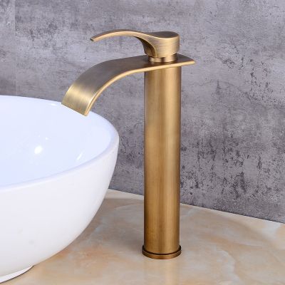 VÒI LAVABO NÓNG LẠNH CHẤT LIỆU ĐỒNG 009