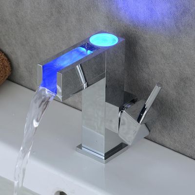 VÒI LAVABO NÓNG LẠNH CHẤT LIỆU INOX LED 026