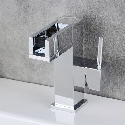 VÒI LAVABO NÓNG LẠNH CHẤT LIỆU INOX LED 026